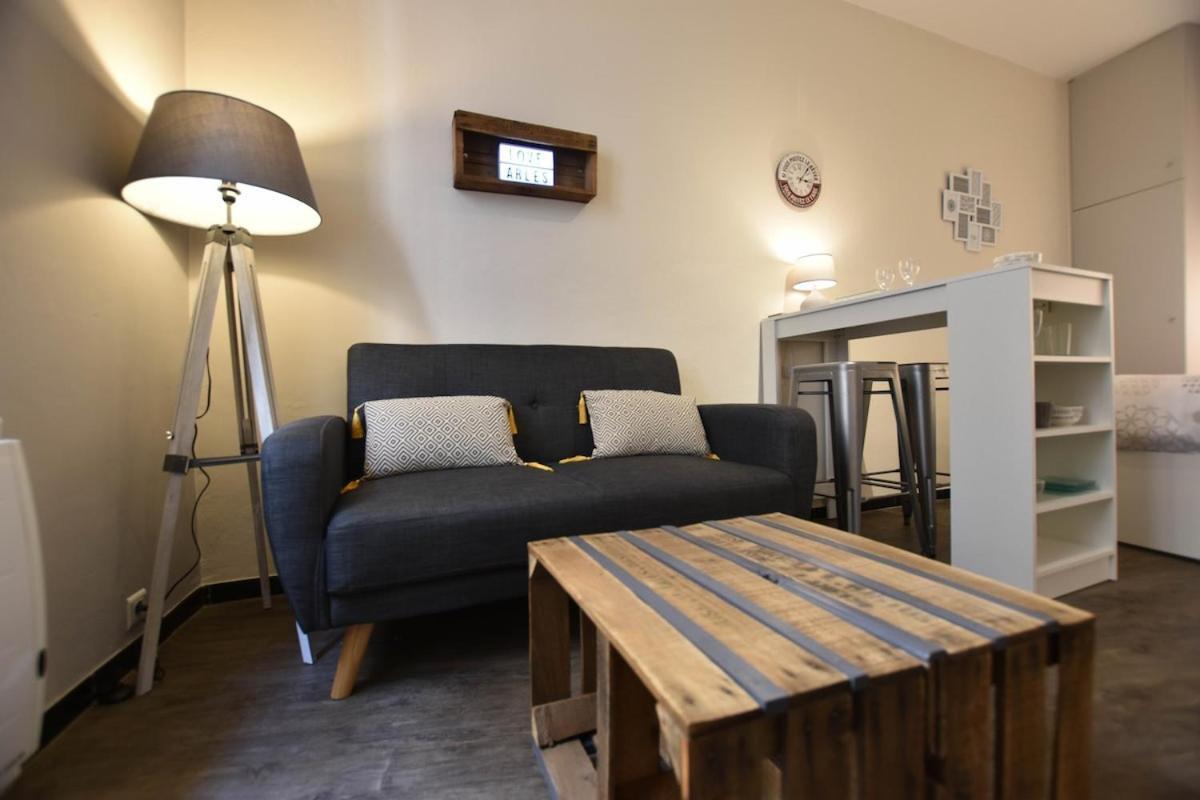 Studio Cosy Abondance Au Coeur Du Centre Historique -Wifi-Coin Chambre آرْلْ المظهر الخارجي الصورة